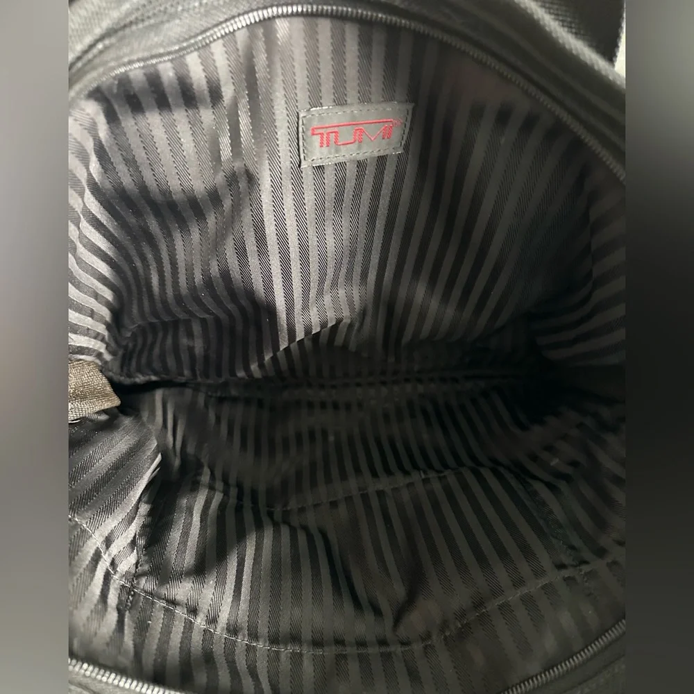 TUMI Black Nylon Messenger Briefcase Business‎ Bag